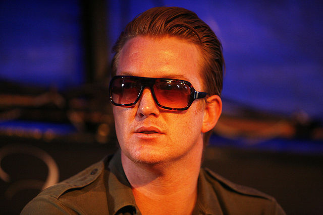 Jeder, den ich kenne, hätte gerne Sex mit Josh Homme