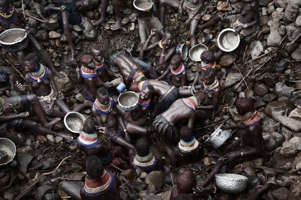 Stefano De Luigi’s Shocking Photographs of Drought in Kenya