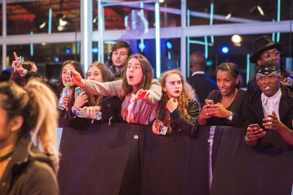 De hectiek van de rode loper op de MTV Awards