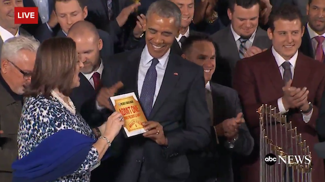 Los Cubs visitan la Casa Blanca y regalan pase de por vida a Obama para el Wrigley Field