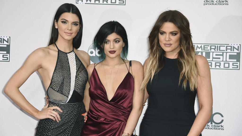 Οι Kardashians Ξέρουν να Αντιγράφουν Νόμιμα τα Σχέδια Ρούχων για τις Φίρμες τους