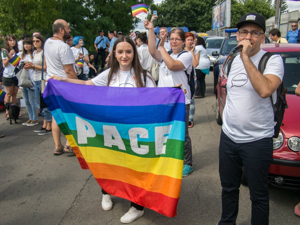 Cum a fost la marșul pentru drepturile gay din Cluj, pe care Primăria s-a chinuit să-l oprească