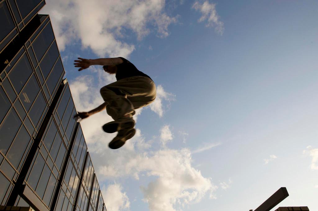 Cómo la gimnasia intenta apoderarse del parkour y convertirlo en deporte olímpico