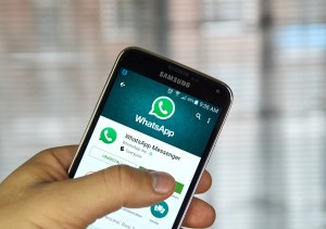 Smartphone mit WhatsApp