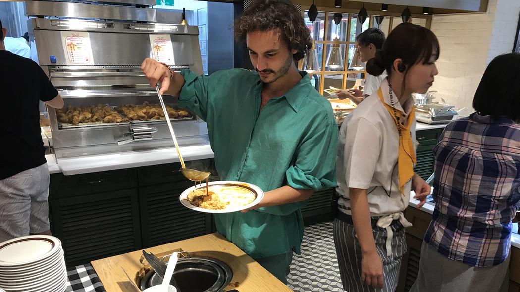 bufé libre KFC comida pollo Japón comer hasta reventar