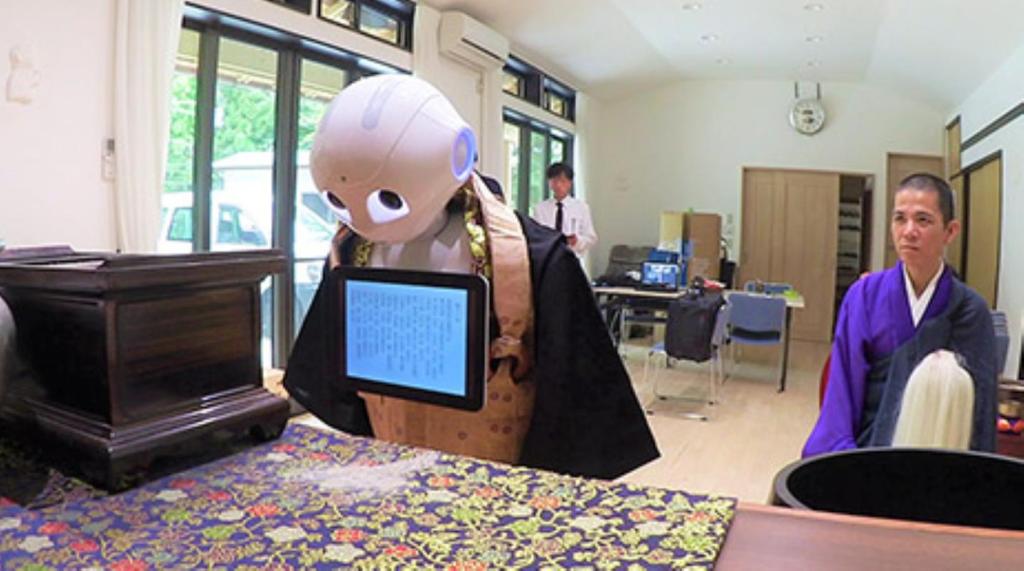 Deze boeddhistische robot gaat in Japan begrafenissen verzorgen