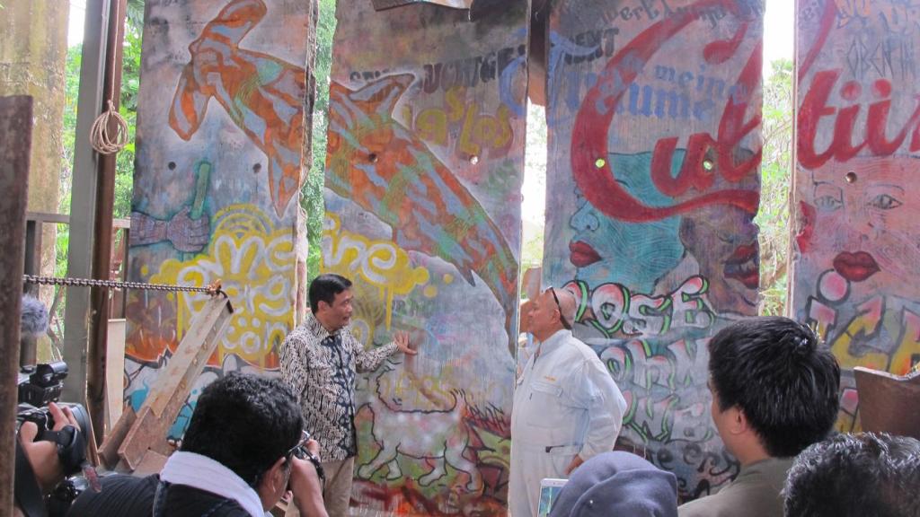 Alasan Puing Tembok Berlin Berdiri Tegap Dekat Skatepark Kalijodo