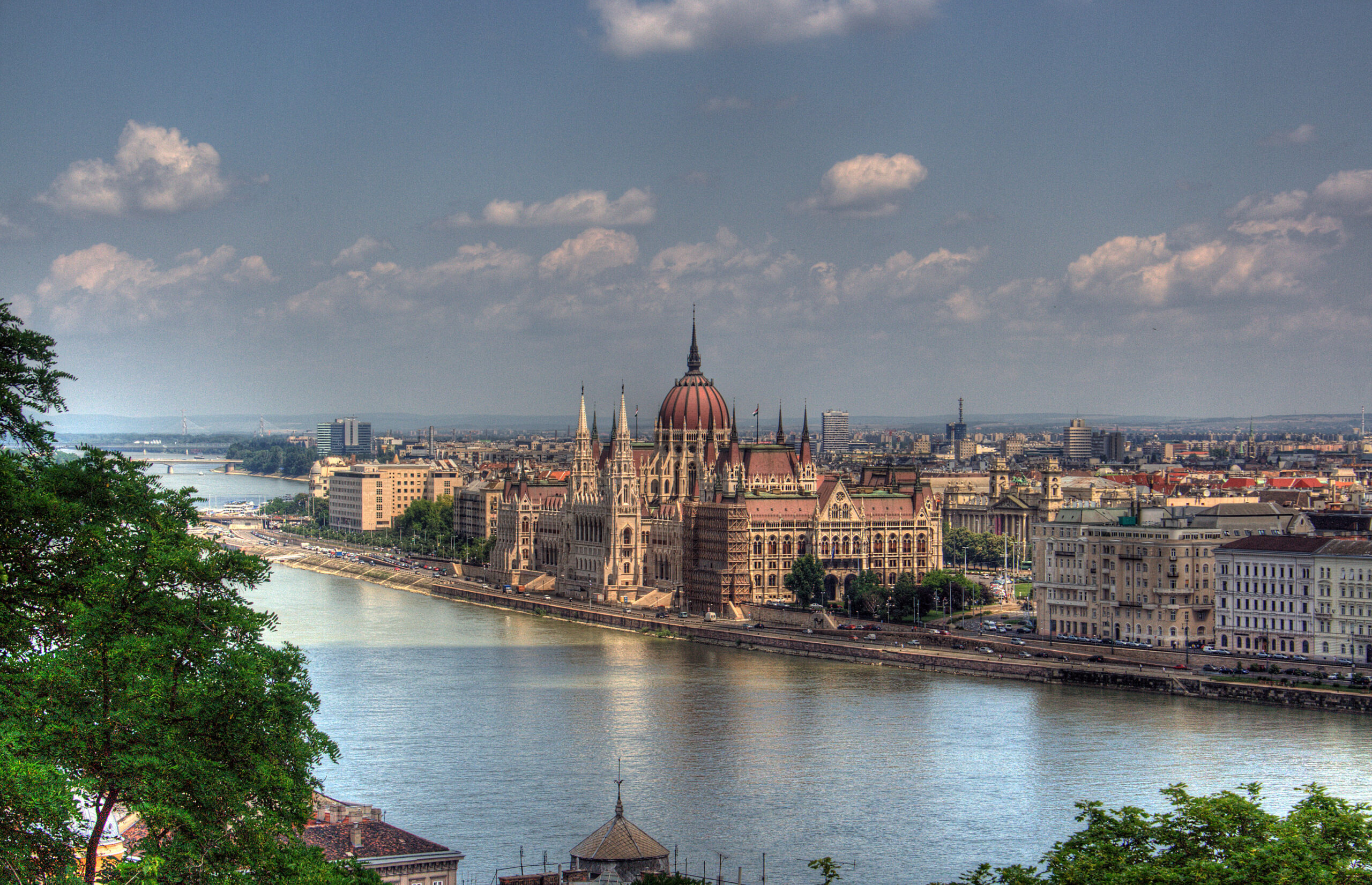 1554298171653-Budapest_Parlament_Building