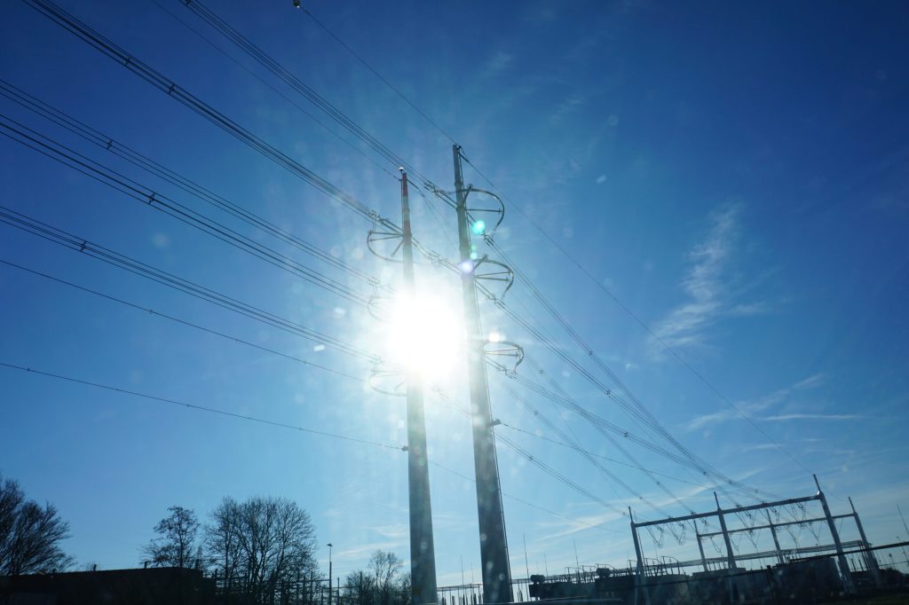 Verboden Toegang: Onder de 380 kV-kabels van een Nederlands schakelstation