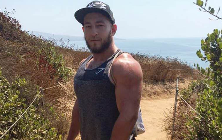 How a Professional Gamer Made Time to Put On 70 Pounds of Muscle