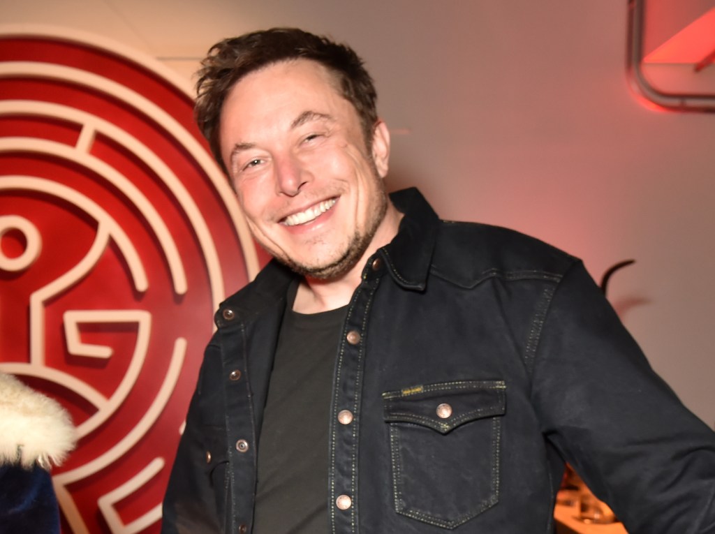 Como é trabalhar para Elon Musk durante as demissões na Tesla