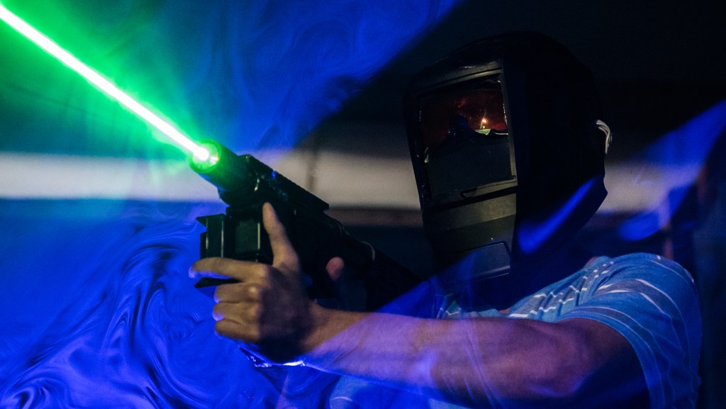 The Chemist Whose DIY Lasers Are Too Dangerous for YouTube 