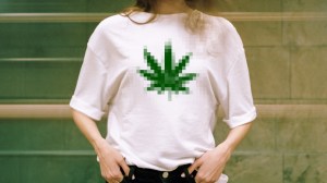 La vente de t-shirts arborant une feuille de pot sera bientôt interdite