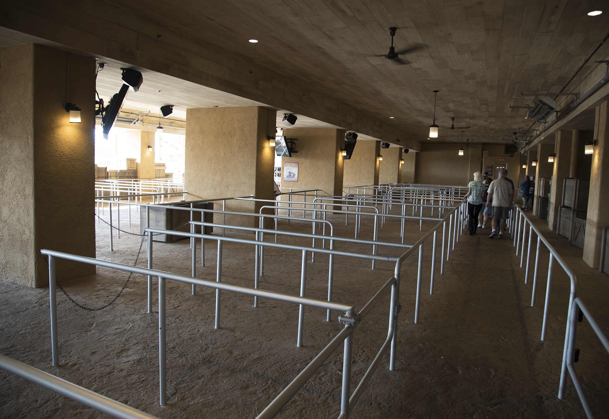 1539045809964-Ark-Encounter-entry-queue