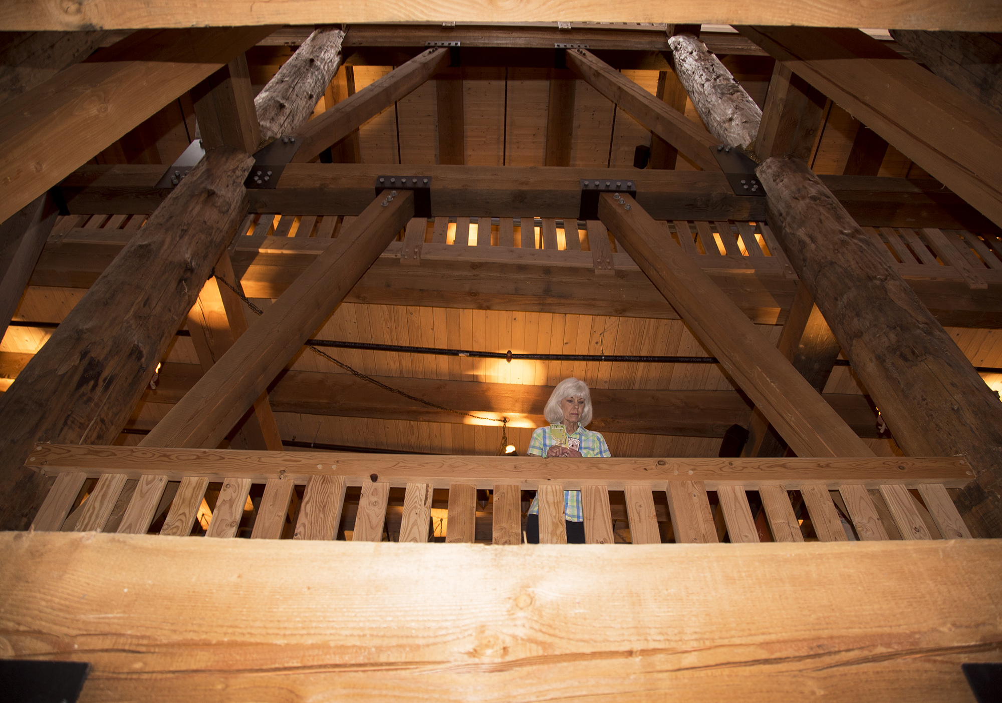 1539211672479-ark-encounter-interior