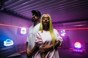 Nura und Remoe mit ihrem neuen Partyhit "Nackt"