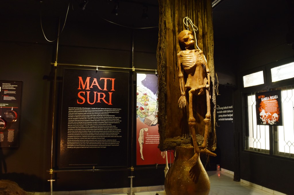 Museum di Surabaya Ini Bakal Membuatmu Terobsesi Pada Kematian