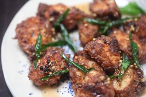 Fried popcorn chicken with curry leaves