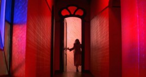 Cuplikan adegan 'Suspiria' film terbaik sutradara Dario Argento