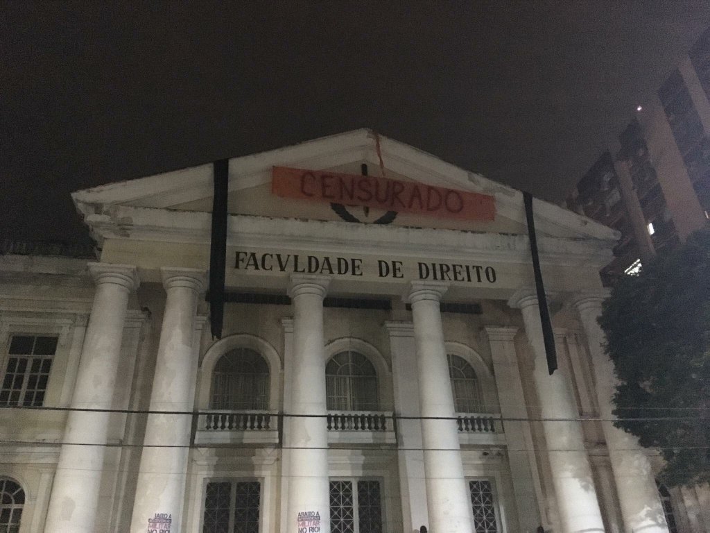 Facultad de Derecho de la Universidad Federal Fluminese denuncia censura en cartel.