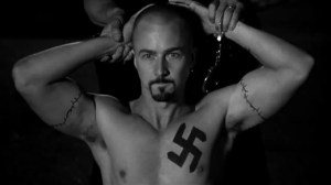 'American History X' è uscito 20 anni fa, ma è più attuale che mai