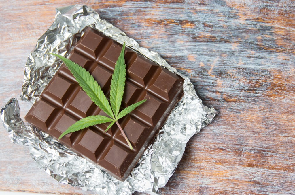 Barra de chocolate con cannabis.