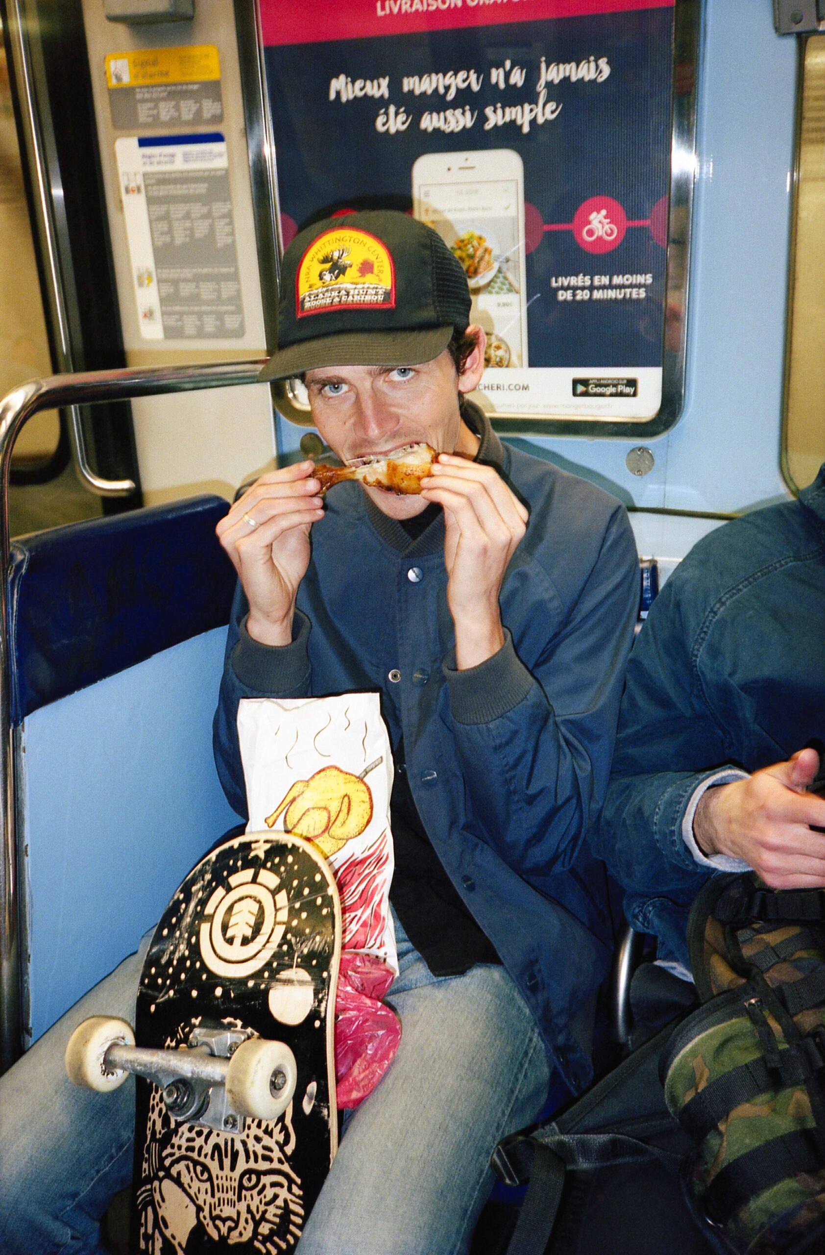 Skater dans une rame de métro