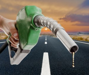 Gas prices tumble along with crude oil