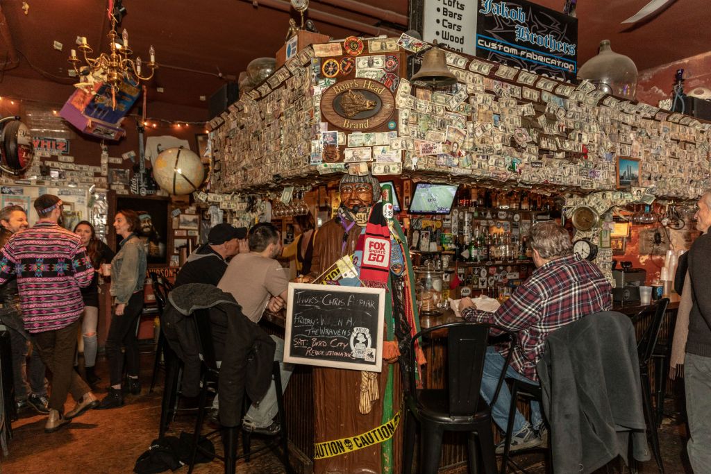 Elliott Street Pub interior