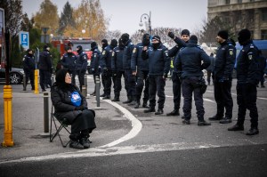 oameni la catedrala