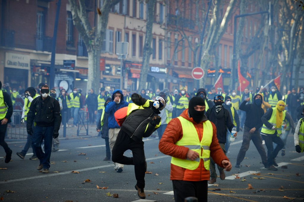 yellow vests