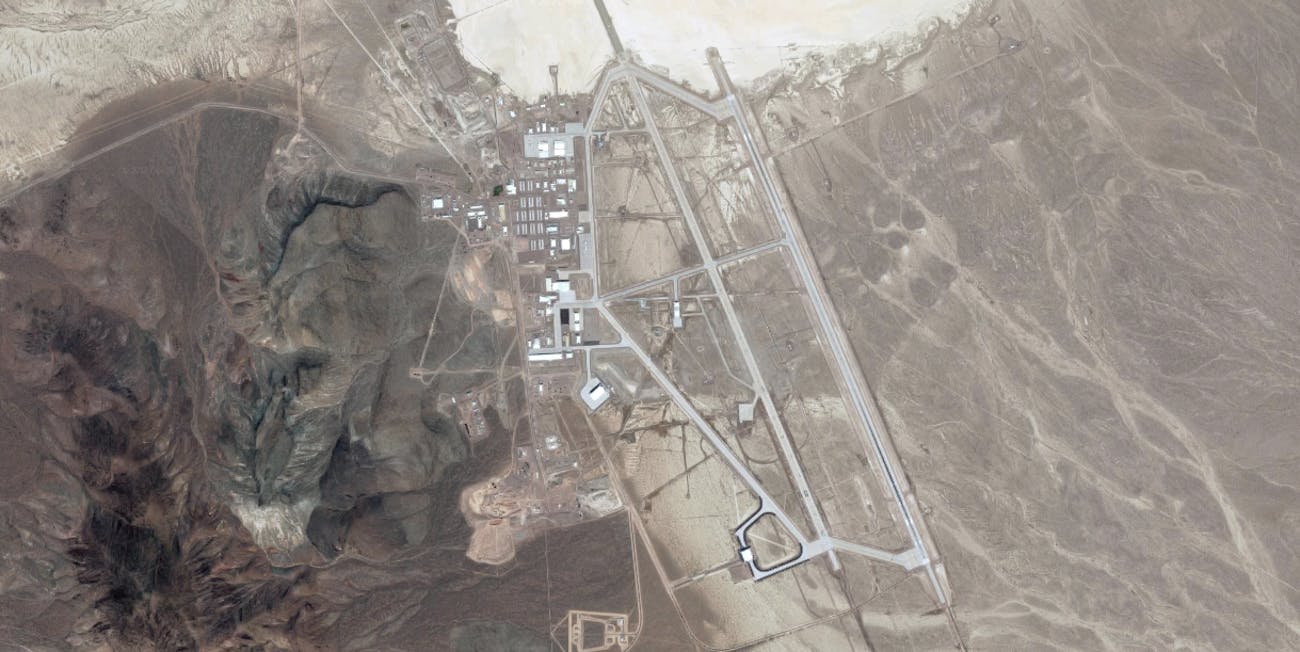 1543952651012-area51