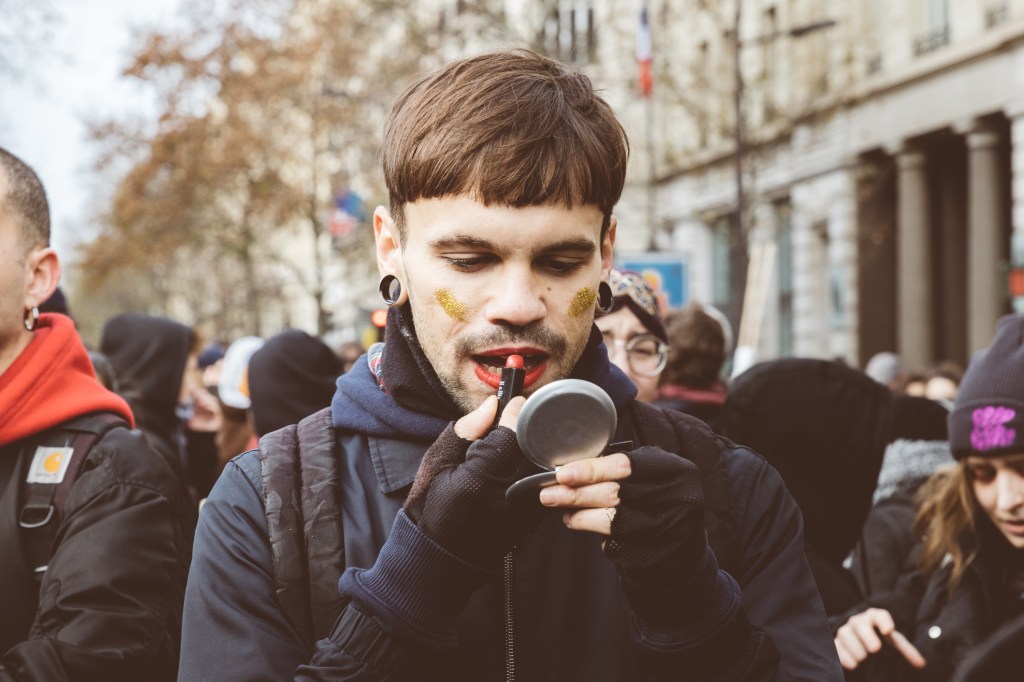 tineri de la protest