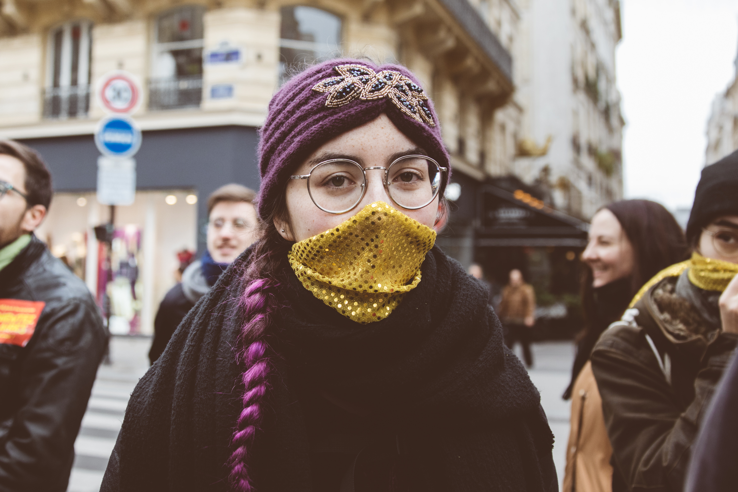 1544433948063-vice-claq-manif-8-decembre-gilets-jaune-gaellematata-1499