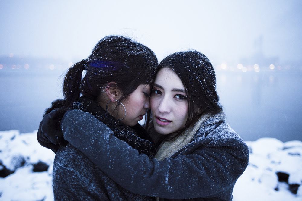 an rong xu photographs asian couples in love