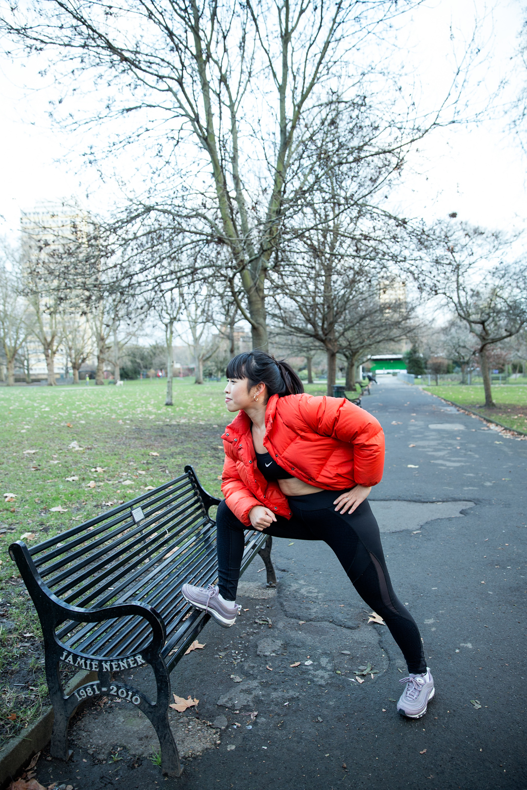 Zing Tsjeng beim Workout im Park