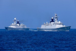 Angkatan Laut Cina berpatroli dekat Taiwan.