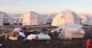 Fyre-festival-tents-beach