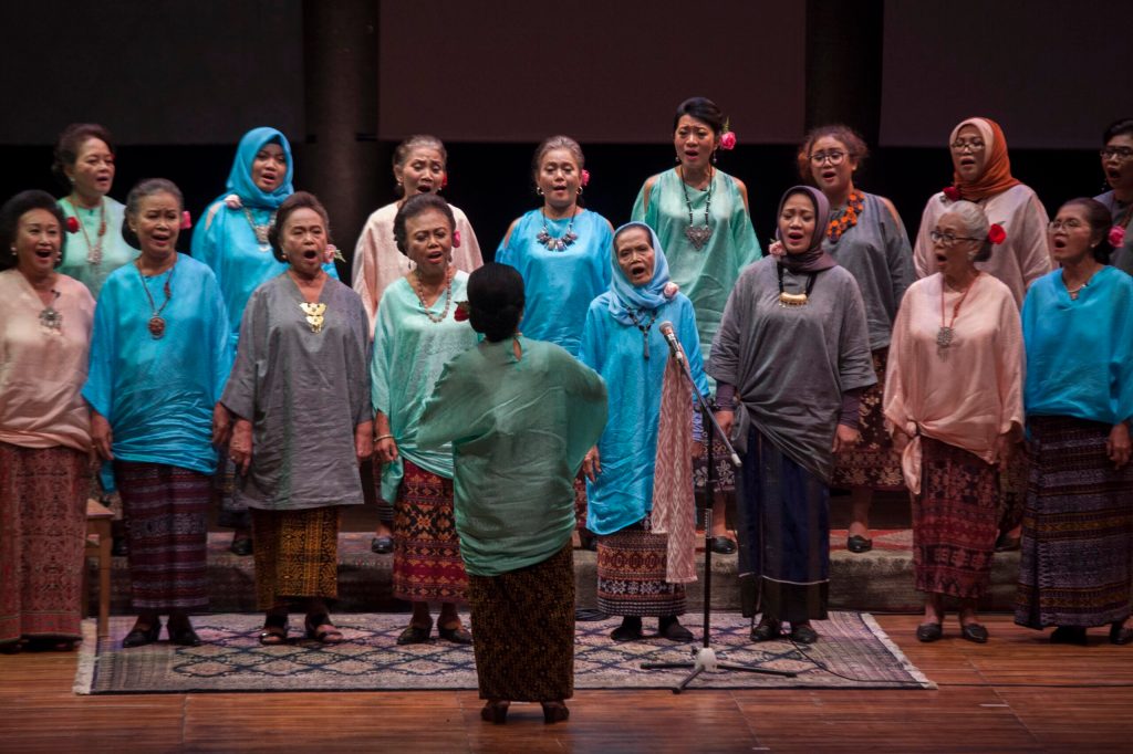 Paduan Suara Dialita dalam salah satu konsernya di Jakarta.