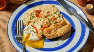 Biscuits al formaggio e sciroppo d'acero