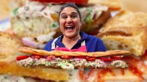 Samin Nosrat mit ihrem Thunfisch-Baguette