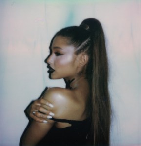 Ariana-Grande-2019