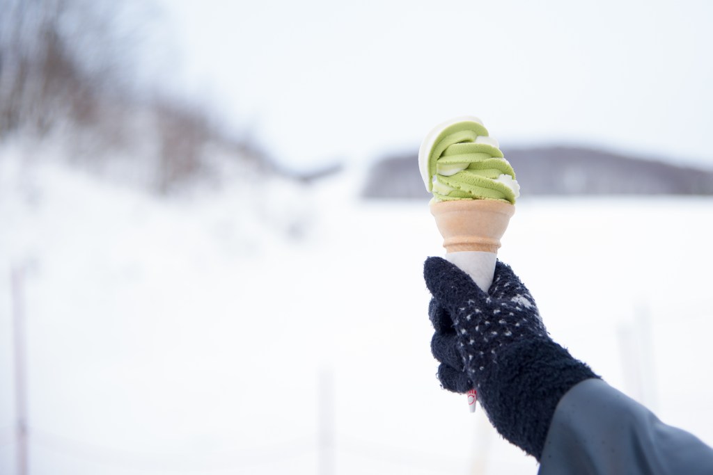 Cono de helado en invierno.