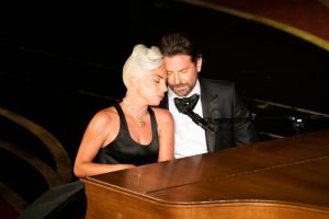 Lady Gaga und Bradley Cooper singen "Shallow" bei der Oscar-Verleihung 2019