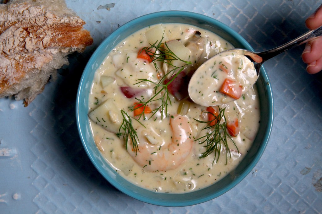 seafood-chowder-easy-recipe