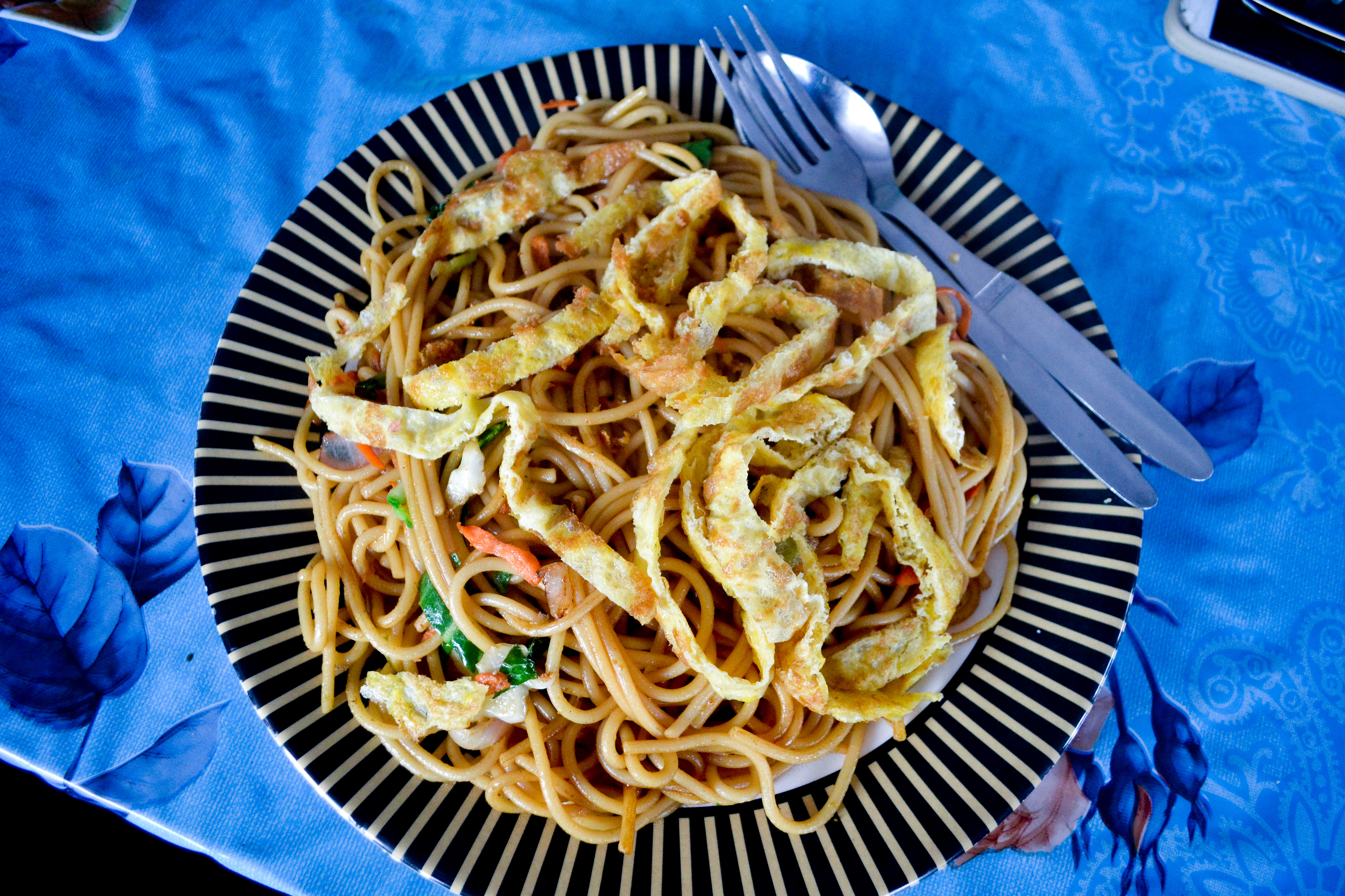 1554223838980-Chowmein-with-egg