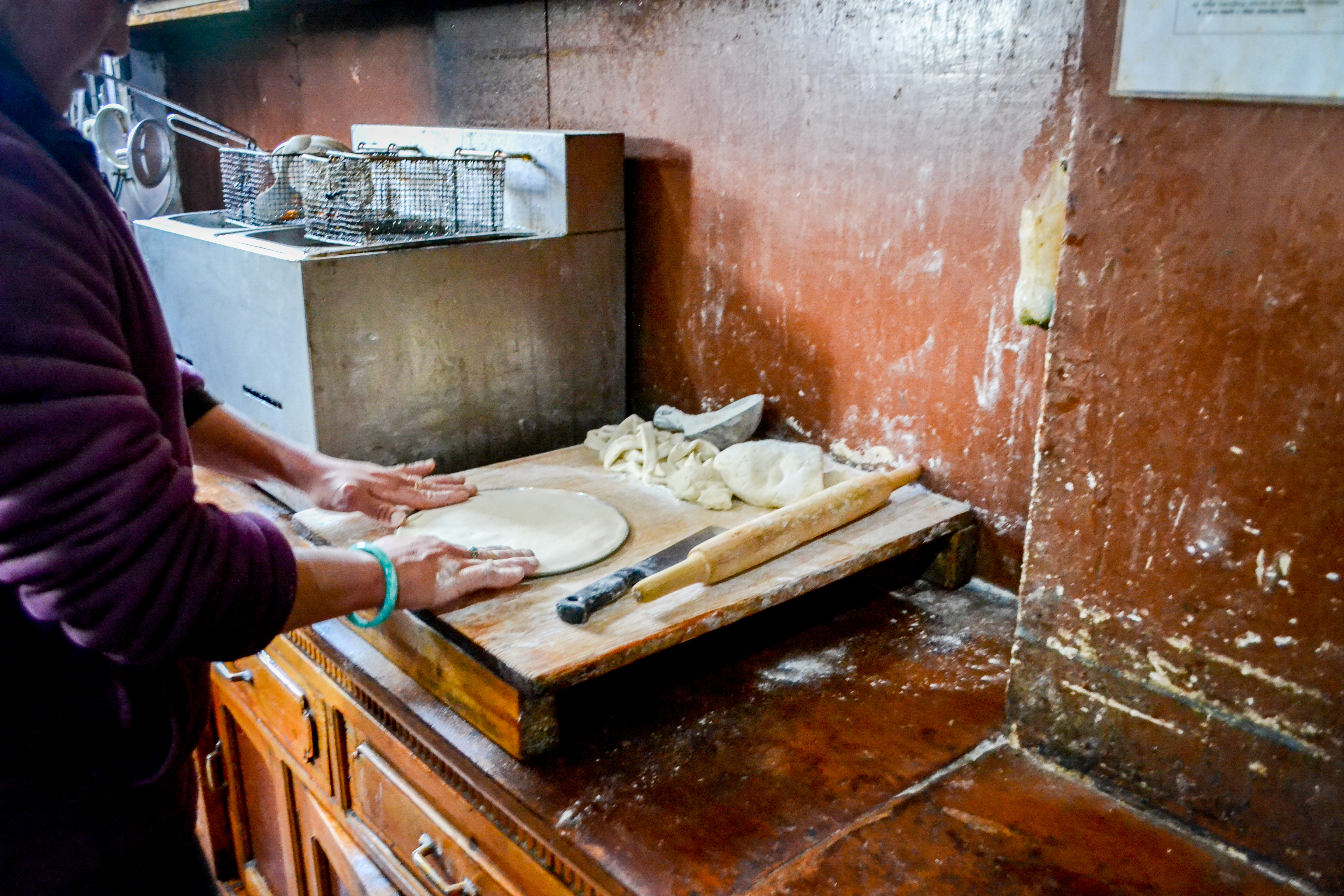 1554223998849-Pizza-making-in-Tengboche-1