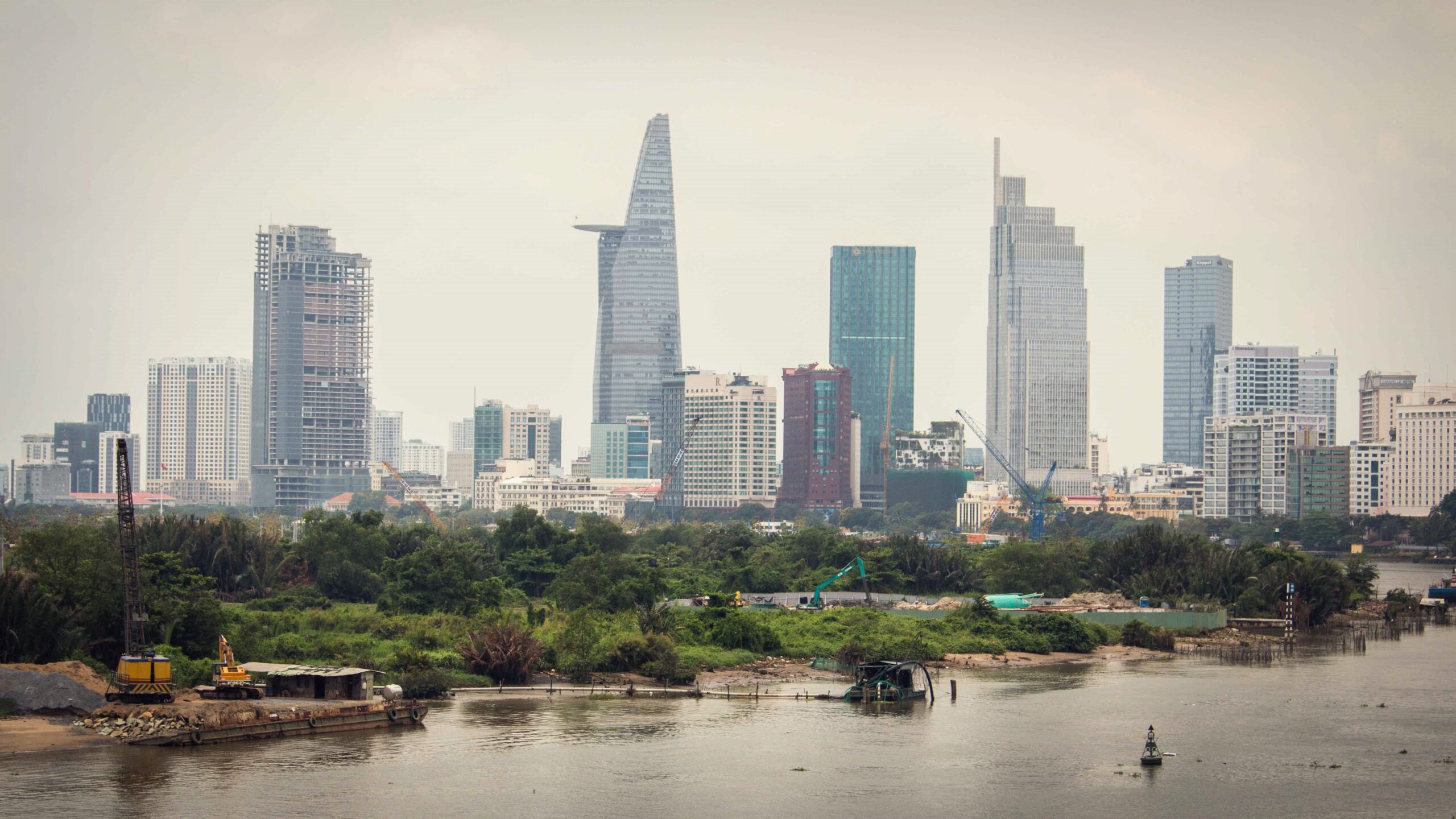 miasto nad wodą