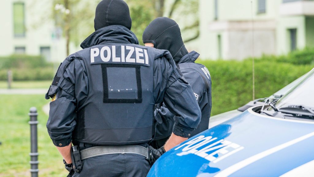 Polizisten bei Einsatz