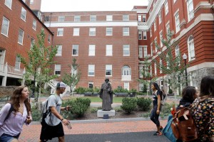 Georgetown students vote to pay reparations to slaves' descendants